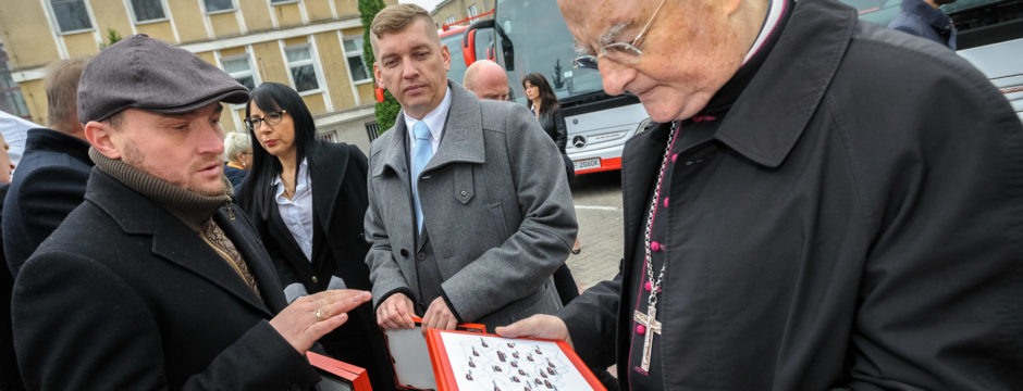 Mobilny Punkt Poboru Krwi, catering, Arcybiskup Henryk Hoser, Podsekretarz Stanu Cezary Rzemek