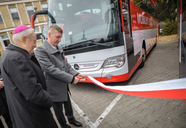 Mobilny Punkt Poboru Krwi, catering, Arcybiskup Henryk Hoser, Podsekretarz Stanu Cezary Rzemek